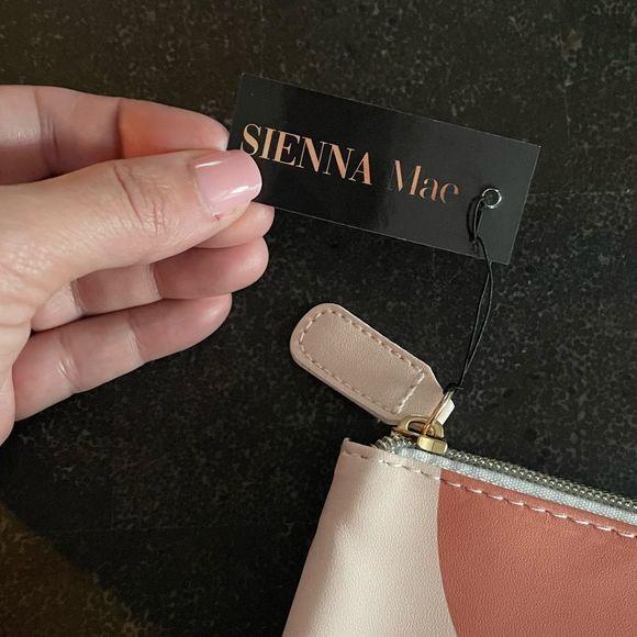 NWT - Cosmetic/Accessory Pouch - Picture 3 of 5